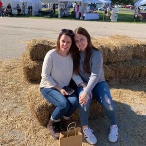 Meet your Posher, Emily